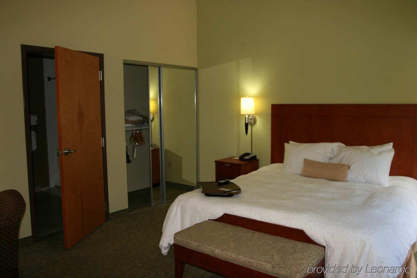 Hampton Inn & Suites Birmingham Airport Area Irondale Kamer foto