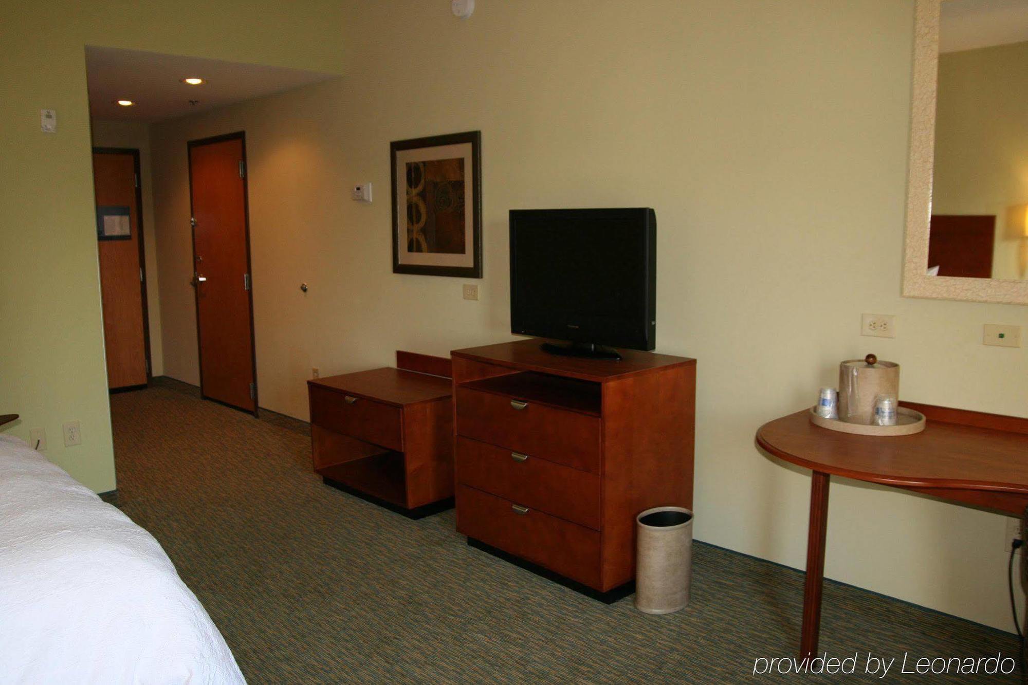 Hampton Inn & Suites Birmingham Airport Area Irondale Kamer foto